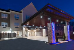  - Holiday Inn Express & Suites Airport East Columbus