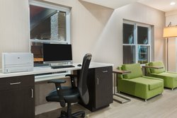  - Holiday Inn Express & Suites Airport East Columbus