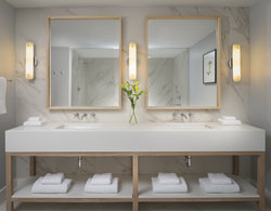  - Kimpton Schofield Hotel Downtown Cleveland - I-90, Exit 172A & 173A