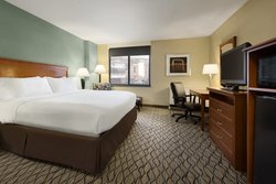  - Holiday Inn & Suites Waterfront Duluth - I-35, Exit 256B