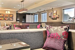  - Holiday Inn Express West Acres Fargo - I-29, Exit 64