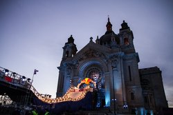  - Holiday Inn RiverCentre Downtown St Paul - I-94, Exit 241A