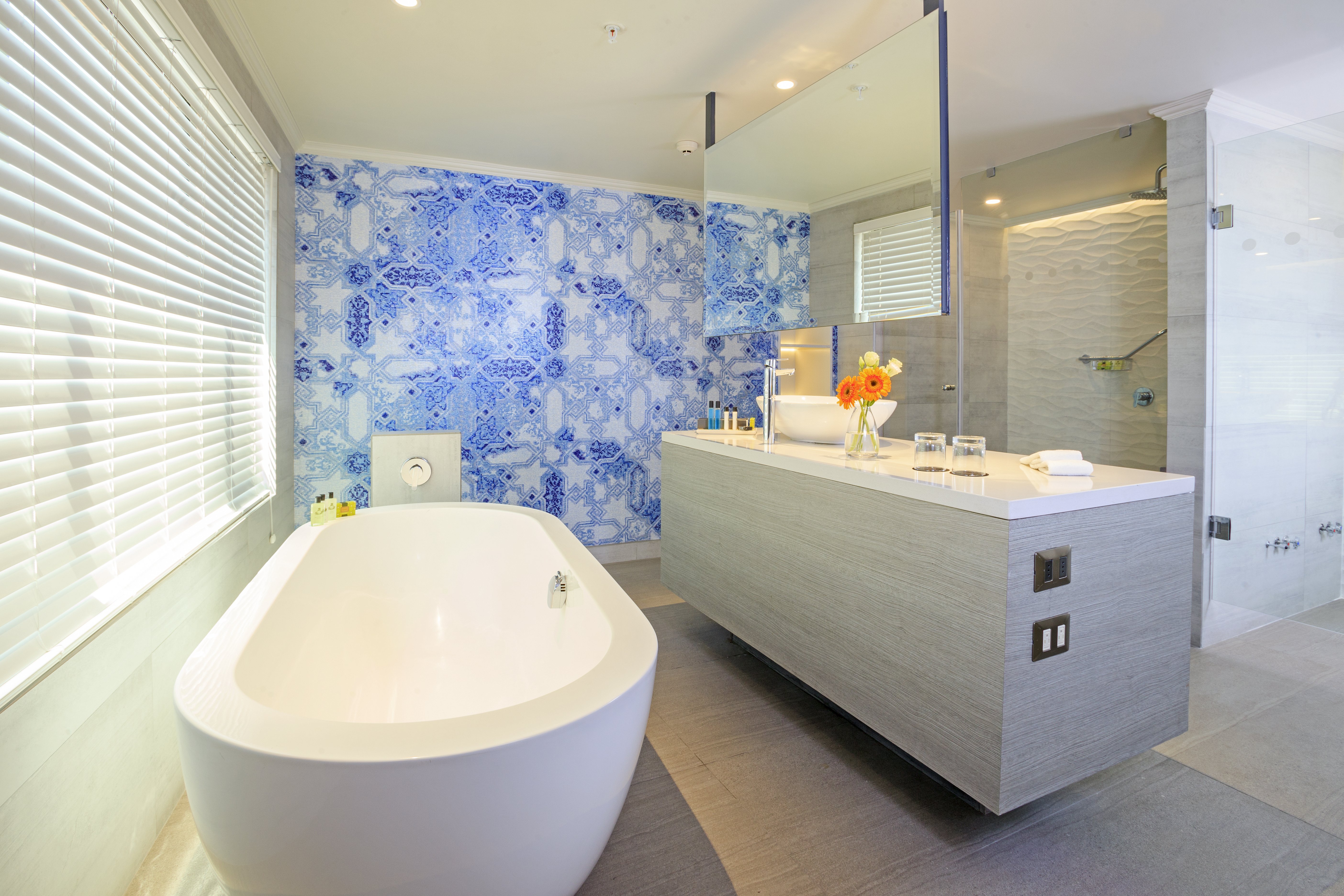 INTERCONTINENTAL SANTIAGO BY IHG-guestroom-Luxury Suite Bathroom.jpg