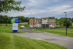  - Holiday Inn Express & Suites Jamestown - I-86, Exit 12