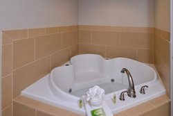  - Holiday Inn Express Crestwood