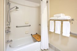  - Holiday Inn Express Cedar Rapids