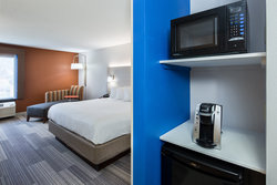  - Holiday Inn Express Cedar Rapids