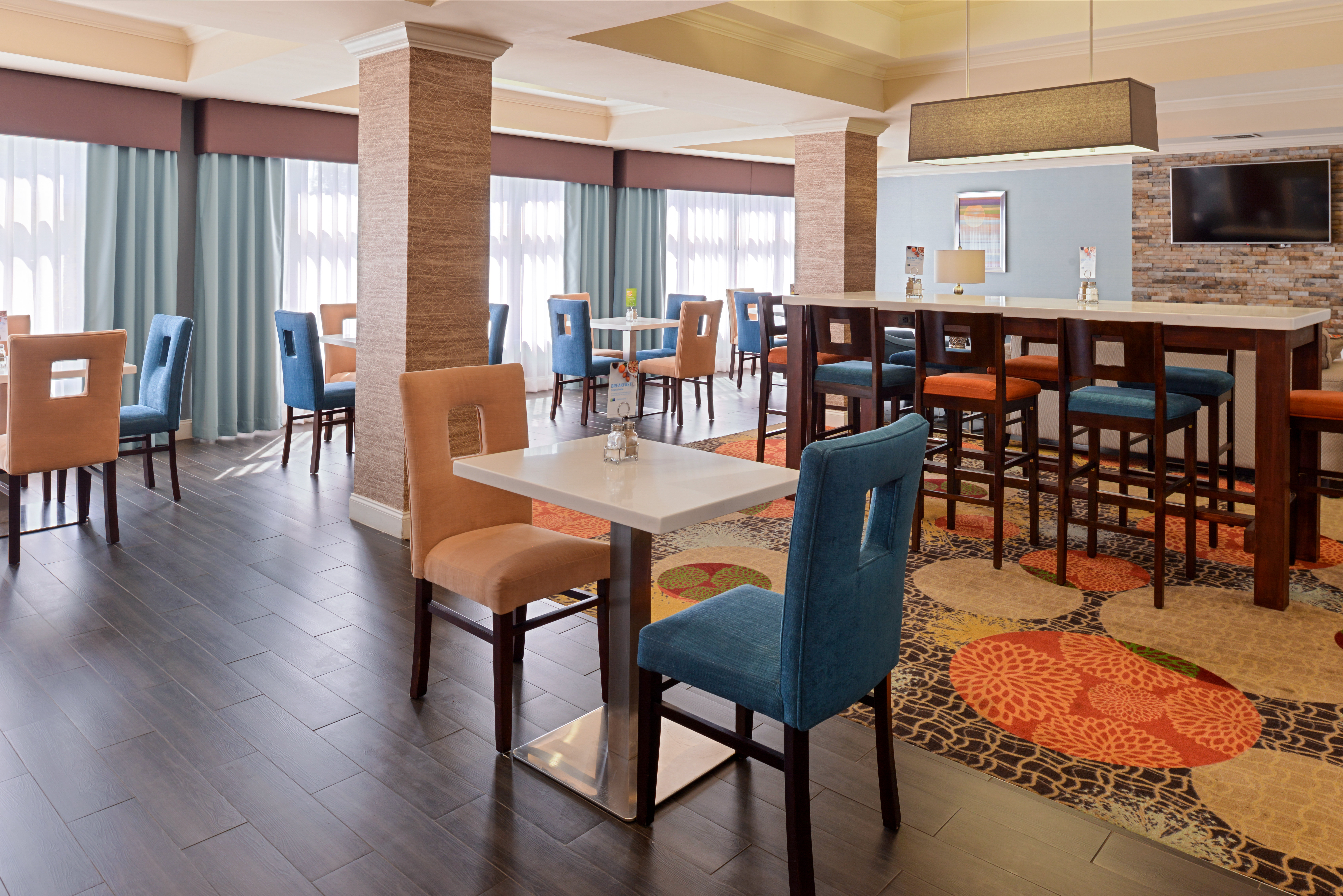 Breakfast area has free WiFi