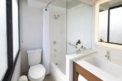  - Holiday Inn Express Waikiki Honolulu