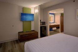  - Holiday Inn Express & Suites Sevierville