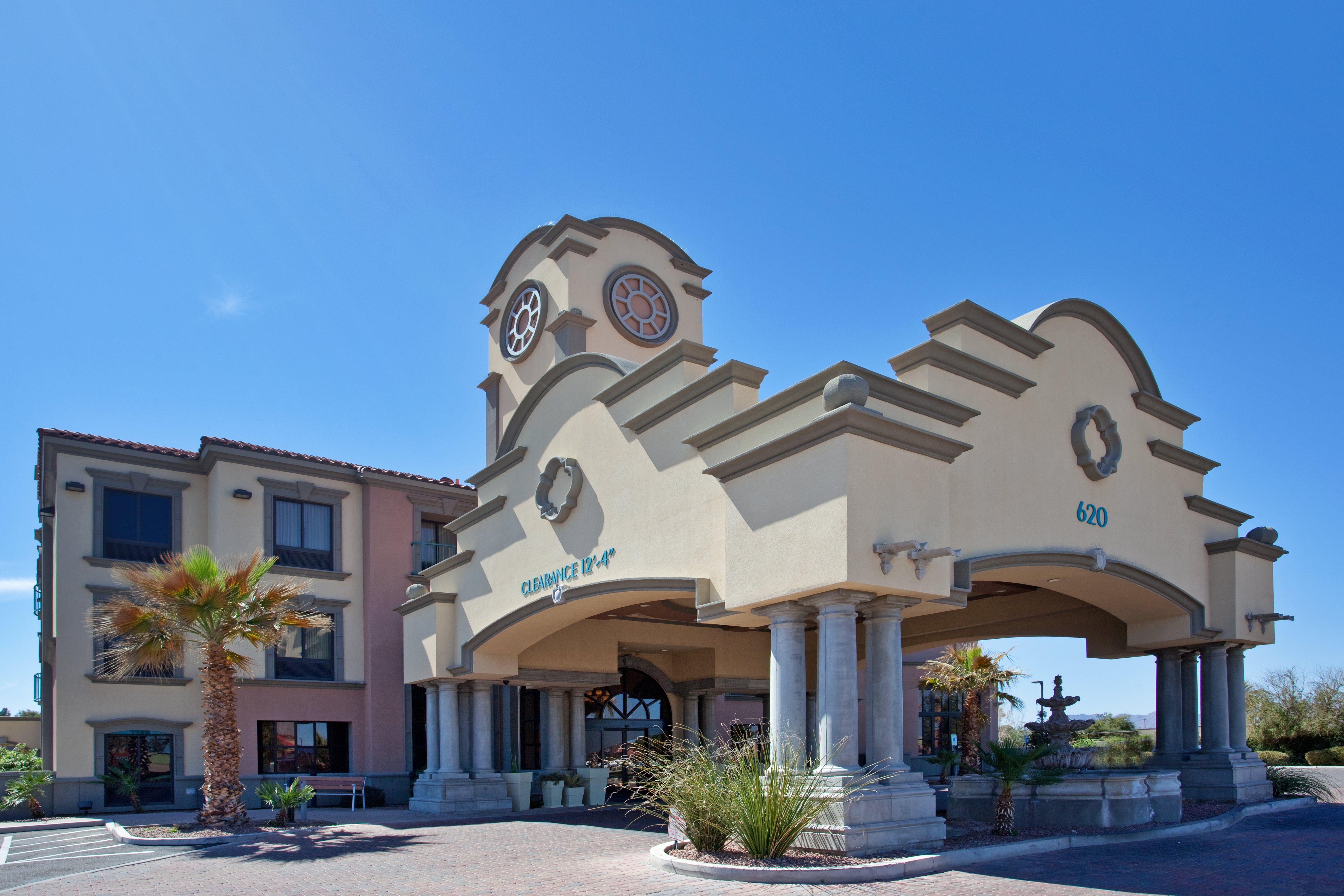 Stay with Holiday Inn Express & Suites Tucson Mall!