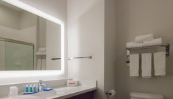  - Holiday Inn Express & Suites Alvin