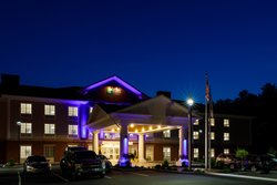 - Holiday Inn Express & Suites Sturbridge - I-84, Exit 6