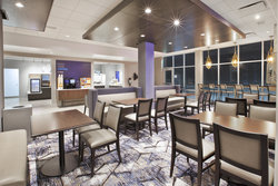  - Holiday Inn Express & Suites Okemos - I-96, Exit 110