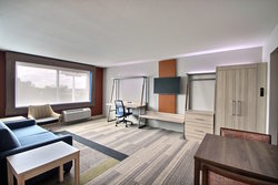  - Holiday Inn Express & Suites Fond du Lac
