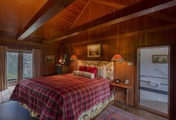  - Point Hotel Saranac Lake