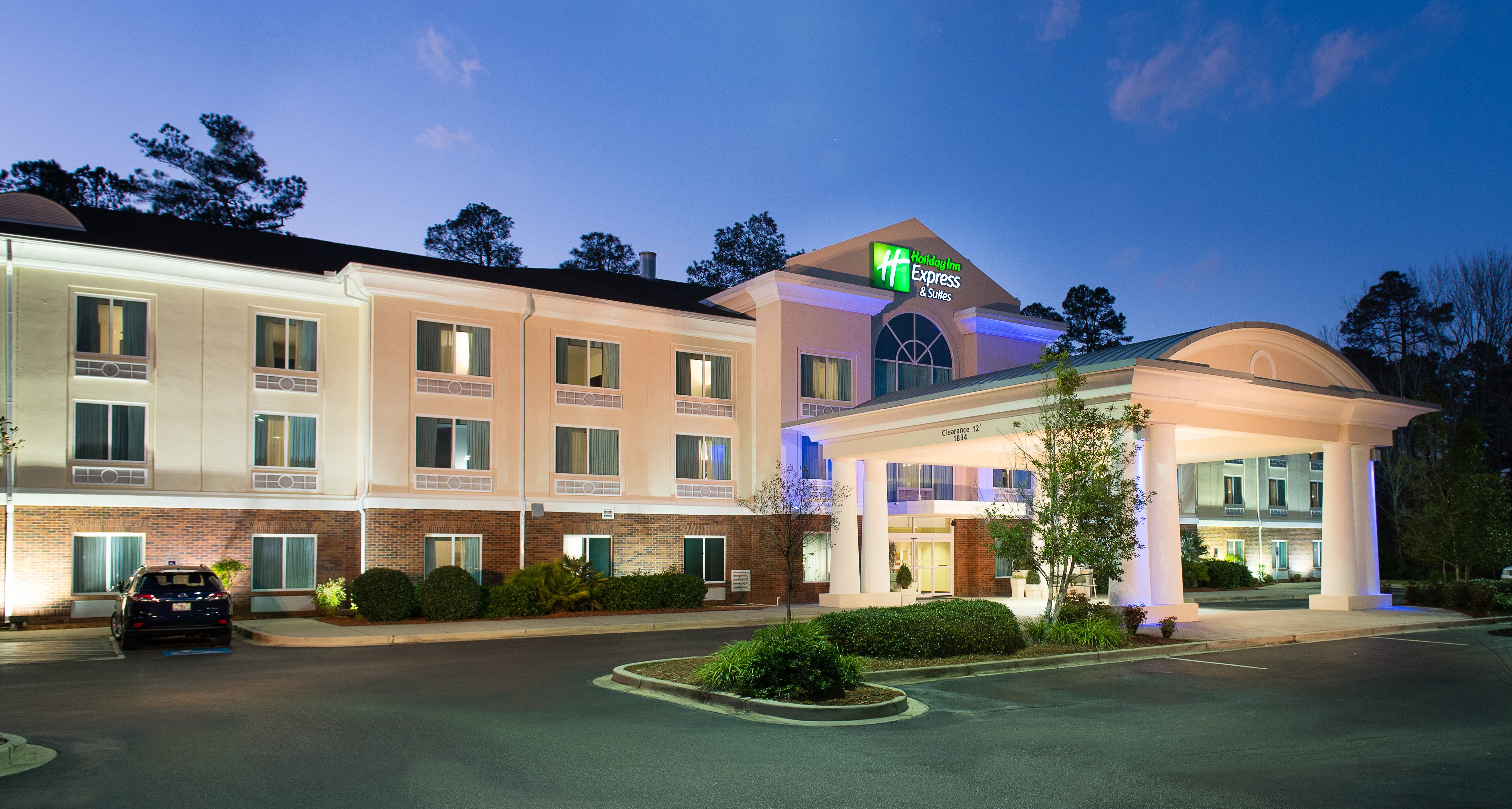Welcome to the Holiday Inn Express & Suites Walterboro SC