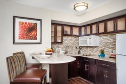  - Staybridge Suites Newark - I-95, Exit 3