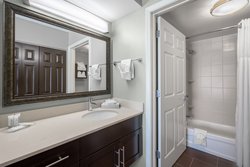  - Staybridge Suites Newark - I-95, Exit 3