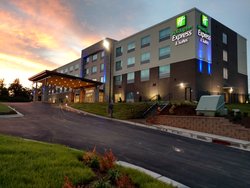  - Holiday Inn Express & Suites Northeast University Charlotte - I-85, Exit 43
