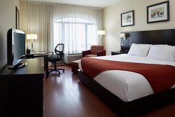  - Holiday Inn & Suites Montreal Airport Lachine