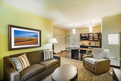  - Candlewood Suites Lenexa - I-35, Exit 224