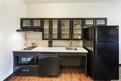  - Candlewood Suites Lenexa - I-35, Exit 224