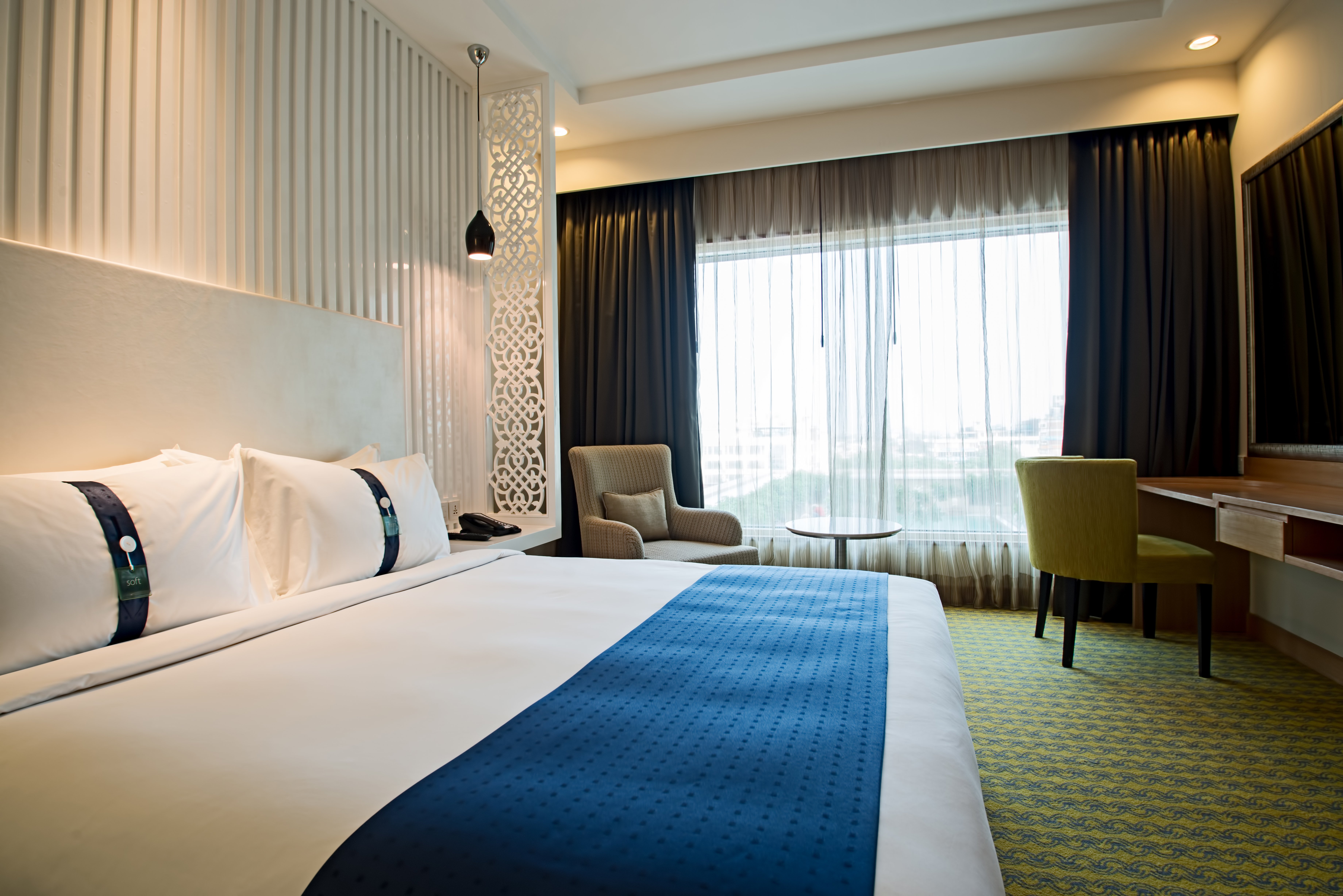 HOLIDAY INN AMRITSAR RANJIT AV-guestroom-Deluxe Suite.jpg