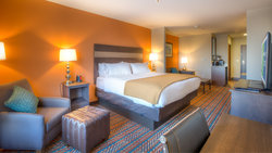  - Holiday Inn Express South Wichita - I-135, Exit 1A