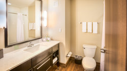  - Holiday Inn Express South Wichita - I-135, Exit 1A