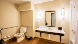  - Holiday Inn Express South Wichita - I-135, Exit 1A