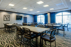  - Holiday Inn Express & Suites Airport North Charleston - I-26, Exit 213