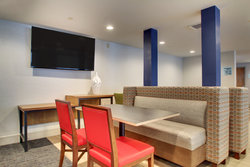  - Holiday Inn Express & Suites Lincoln