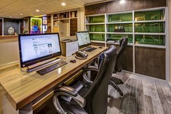  - Holiday Inn Mentor