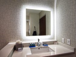  - Holiday Inn Express & Suites Moore - I-35, Exit 118