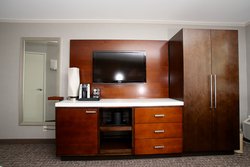  - Holiday Inn Airport Long Beach