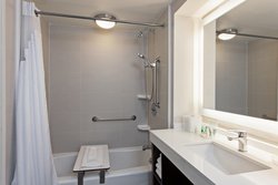  - Holiday Inn Airport Long Beach