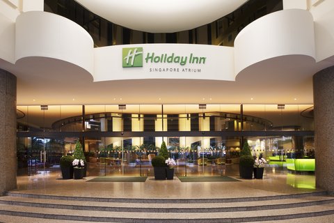 A spacious hotel entrance to ensure safe distancing is in check.