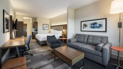  - Holiday Inn Express & Suites Airdrie