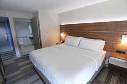  - Holiday Inn Express & Suites Airport West Mississauga