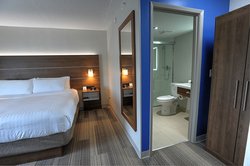  - Holiday Inn Express & Suites Airport West Mississauga