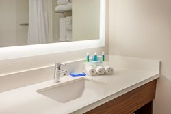  - Holiday Inn Express & Suites Corona - I-15, Exit 95