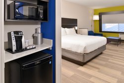 - Holiday Inn Express & Suites Lee's Summit - I-470, Exits 7A & 7B