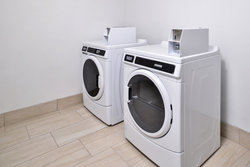  - Holiday Inn Express & Suites Lee's Summit - I-470, Exits 7A & 7B