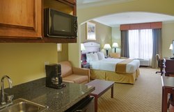  - Holiday Inn Express & Suites Winnie - I-10, Exit 829