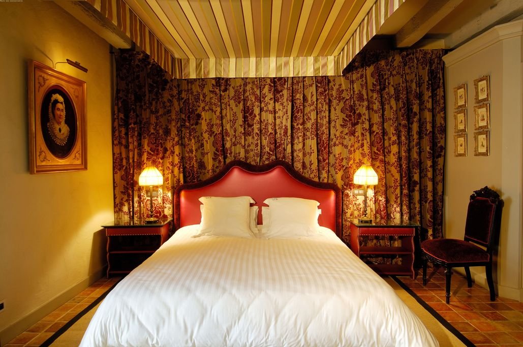 Michel Trama-guestroom-Suite.jpg
