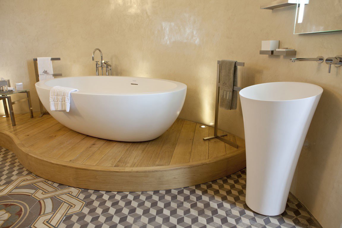 Chateau de Mercues-guestroom-Junior Suite Bathroom.jpg