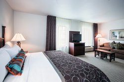  - Staybridge Suites Rockford - I-39 & I-90, Exit 15