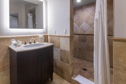  - Holiday Inn & Suites North Airport Phoenix