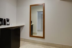  - Holiday Inn Express & Suites Wapakonet - I-75, Exit 111